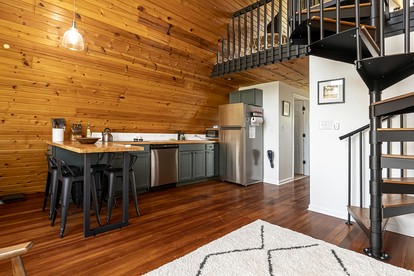 Breathtaking A-frame with Impressive Nature Views in Carbondale, Illinois - Makanda, Illinois - glamping.directory