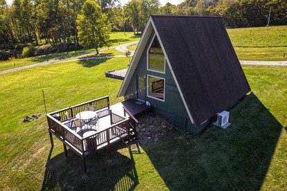 Breathtaking A-frame with Impressive Nature Views in Carbondale, Illinois - glamping.directory
