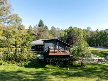 Charming Pet-Friendly Getaway with Deck & Nature Views in East Meredith, New York - East Meredith, New York - glamping.directory