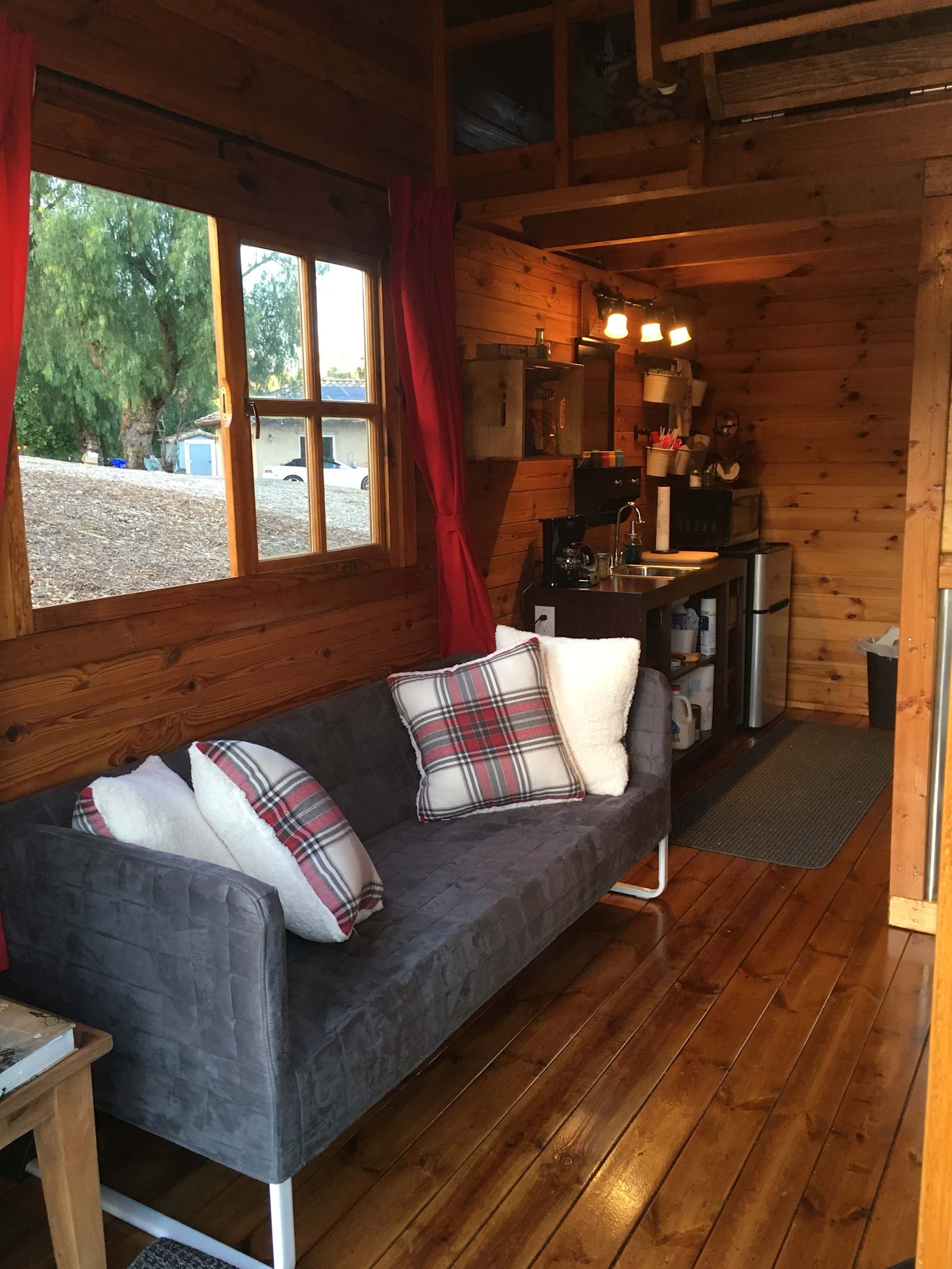 Ramona Wine Country Tiny Cabin - San Diego Country Estates, California - glamping.directory