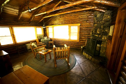 Cozy Family-Friendly Log Cabin Rental with Breakfast Included in Sedona - Sedona, Arizona - glamping.directory