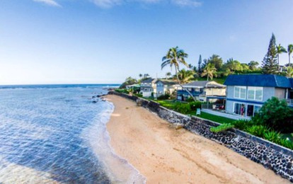 Beachfront Cottage Rental with Snorkeling near Anahola, Hawaii - glamping.directory