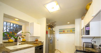 Beachfront Cottage Rental with Snorkeling near Anahola, Hawaii - Anahola , Hawaii - glamping.directory