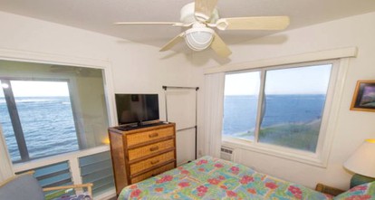 Beachfront Cottage Rental with Snorkeling near Anahola, Hawaii - Anahola , Hawaii - glamping.directory