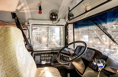 Cozy Hot Tub “Love Bus” near Augusta, Kentucky - Germantown, Kentucky - glamping.directory
