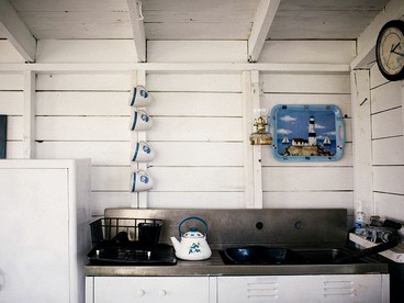Off-The-Grid Cottage Rental with Beautiful Views on Crow Island, Maine - Arrowsic, Maine - glamping.directory