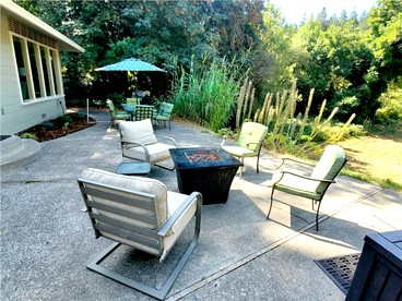 Peaceful Dog-Friendly Cabin Rental with River Access for Glamping in Northern California - Guerneville, California - glamping.directory