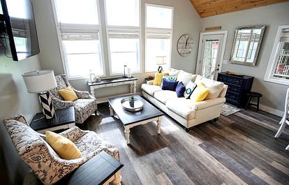 Secluded Cabin with Waterfront Views on Hadlock Pond in Fort Ann, New York - Fort Ann, New York - glamping.directory