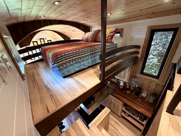 Magical Riverside Cabin Haven Near Umpqua River, Oregon - Idleyld Park, Oregon - glamping.directory