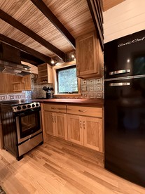 Magical Riverside Cabin Haven Near Umpqua River, Oregon - Idleyld Park, Oregon - glamping.directory