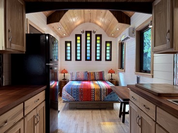 Magical Riverside Cabin Haven Near Umpqua River, Oregon - Idleyld Park, Oregon - glamping.directory