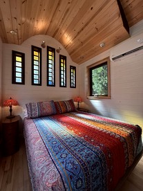 Magical Riverside Cabin Haven Near Umpqua River, Oregon - Idleyld Park, Oregon - glamping.directory