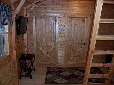 Mammoth Cave Cabin for a Weekend Getaway from Louisville - Mammoth Cave, Kentucky - glamping.directory