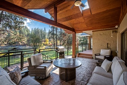 Luxurious, Riverfront Cabin with Panoramic Views of the Spokane River, in Post Falls, Idaho - Post Falls, Idaho - glamping.directory