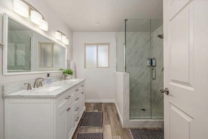 Luxurious, Riverfront Cabin with Panoramic Views of the Spokane River, in Post Falls, Idaho - Post Falls, Idaho - glamping.directory