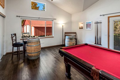 Luxurious, Riverfront Cabin with Panoramic Views of the Spokane River, in Post Falls, Idaho - Post Falls, Idaho - glamping.directory