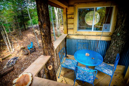 Stunning Tree House Tucked Away Among the Trees near Germantown, Kentucky - Germantown, Kentucky - glamping.directory