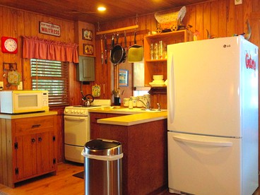 Lakefront Weekend Getaway with a Private Dock near the Ocala National Forest, Florida - Orange Springs, Florida - glamping.directory