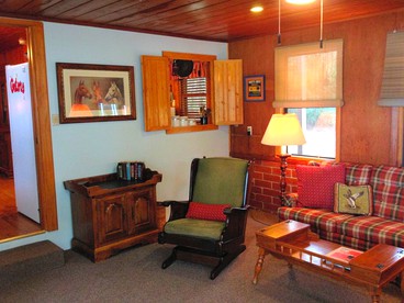 Lakefront Weekend Getaway with a Private Dock near the Ocala National Forest, Florida - Orange Springs, Florida - glamping.directory