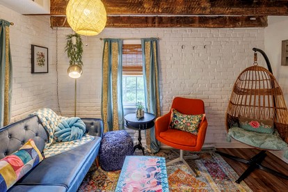 Thoughtfully Design Cottage with Breathtaking Indoor and Outdoor in Maryland - Boonsboro, Maryland - glamping.directory