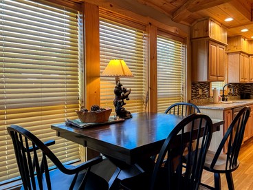 Gorgeous Riverfront Cabin with Games in North Conway, New Hampshire - North Conway, New Hampshire - glamping.directory