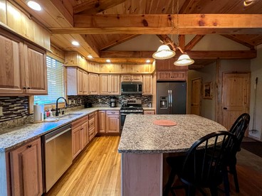 Gorgeous Riverfront Cabin with Games in North Conway, New Hampshire - North Conway, New Hampshire - glamping.directory