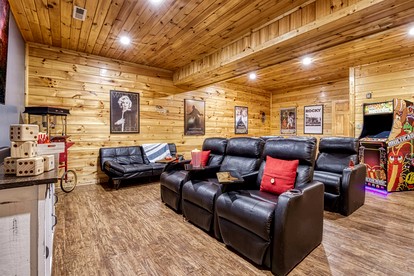 Luxurious 5-Bedroom Cabin with Hot Tub, Theater, Pool Table & Mountain Views near Great Smoky Mountains - Gatlinburg, Tennessee - glamping.directory