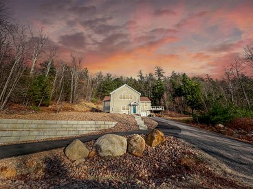 Dreamy Secluded Cabin with Nice Views in Jackson, New Hampshire - Jackson, New Hampshire - glamping.directory