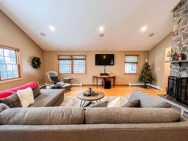Dreamy Secluded Cabin with Nice Views in Jackson, New Hampshire - Jackson, New Hampshire - glamping.directory