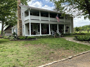 Secluded Country Cabin Rental with Beautiful Garden Space near Fayetteville, Arkansas - Wesley, Arkansas - glamping.directory