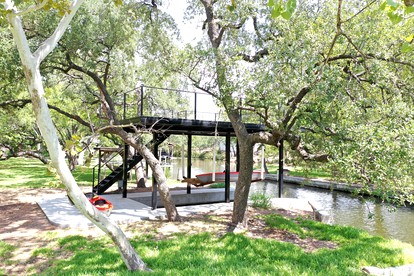 Luminous Vacation Rental with Fire Pit in Kingsland, Texas - Kingsland, Texas - glamping.directory