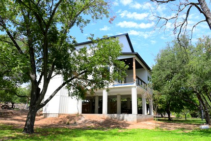 Luminous Vacation Rental with Fire Pit in Kingsland, Texas - glamping.directory