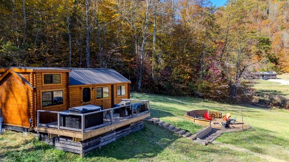 Cozy Stargazing Cabin with Hot Tub near Red River Gorge in Estill County, Kentucky - Stanton, Kentucky - glamping.directory