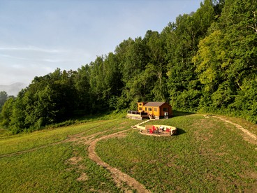 Cozy Stargazing Cabin with Hot Tub near Red River Gorge in Estill County, Kentucky - glamping.directory