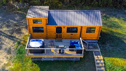 Cozy Stargazing Cabin with Hot Tub near Red River Gorge in Estill County, Kentucky - Stanton, Kentucky - glamping.directory