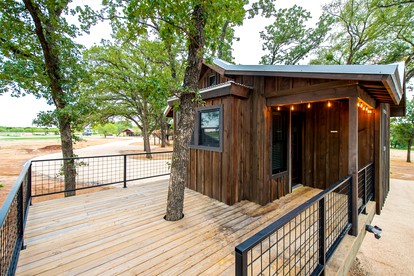 Quaint Treehouse for Glamping in Waco, Texas - glamping.directory