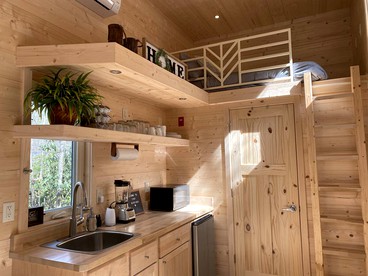 Stunning Tiny House in Nature Perfect for Luxury Camping in Hiawassee, Georgia - Hiawassee, Georgia - glamping.directory