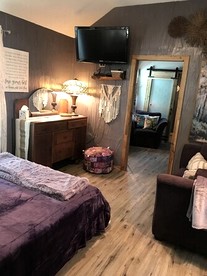 Luxury Bayfront Escape with Hot Tub & Fireplaces in Bacliff, Texas - Bacliff, Texas - glamping.directory