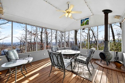 Stunning Hedgesville Mountain Home with Fire Pit & Screened Porch Near Hedgesville, WV - Hedgesville, West Virginia - glamping.directory