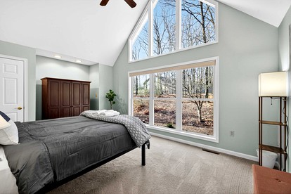 Stunning Hedgesville Mountain Home with Fire Pit & Screened Porch Near Hedgesville, WV - Hedgesville, West Virginia - glamping.directory