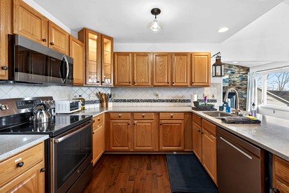 Stunning Hedgesville Mountain Home with Fire Pit & Screened Porch Near Hedgesville, WV - Hedgesville, West Virginia - glamping.directory