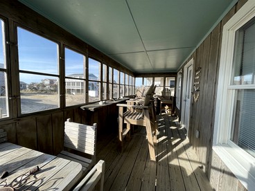 Heavenly Cottage with Screened Porch and Sea Views in Buxton, North Carolina - Buxton, North Carolina - glamping.directory