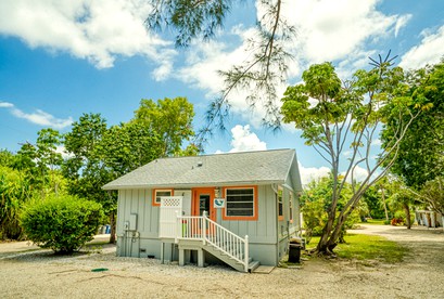 Baywatch Cabin in Captiva, FL - glamping.directory