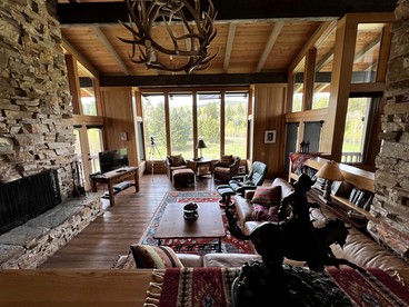 Elegant Mountain Retreat with Private Fishing Access near Madison River, Montana - Cameron, Montana - glamping.directory