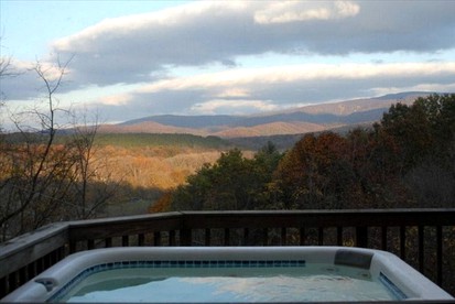 Mountain Getaway Cabin and Private River Access near Luray, Virginia - Rileyville, Virginia - glamping.directory