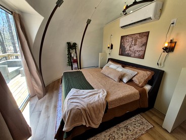 Secluded Woodland Geodome with Panoramic Views & Private Trails in Milledgeville, Georgia - Milledgeville, Georgia - glamping.directory