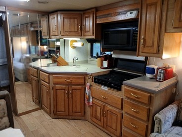 Secluded Nature Escape with Hiking Access & Cozy Evenings in Blairsville, Georgia - Blairsville, Georgia - glamping.directory