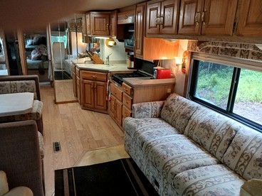 Secluded Nature Escape with Hiking Access & Cozy Evenings in Blairsville, Georgia - Blairsville, Georgia - glamping.directory