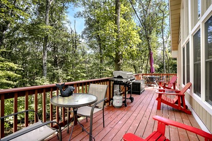 Updated Chalet-Cabin with Hot Tub, Fire Pit, Resort Amenities Surrounded by Amazing Views - the Perfect Getaway for Your Group in Hedgesville, WV - Hedgesville, West Virginia - glamping.directory