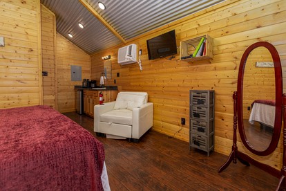 Lovely Log Cabin Rental for Four near San Antonio Texas - Pipe Creek, Texas - glamping.directory